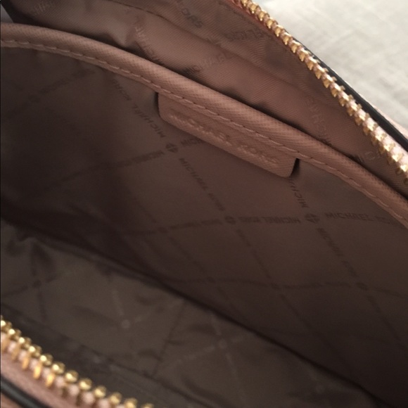 NWT Michael Kors Sandrine Stud LG EW Crossbody ✨ - Picture 7 of 8